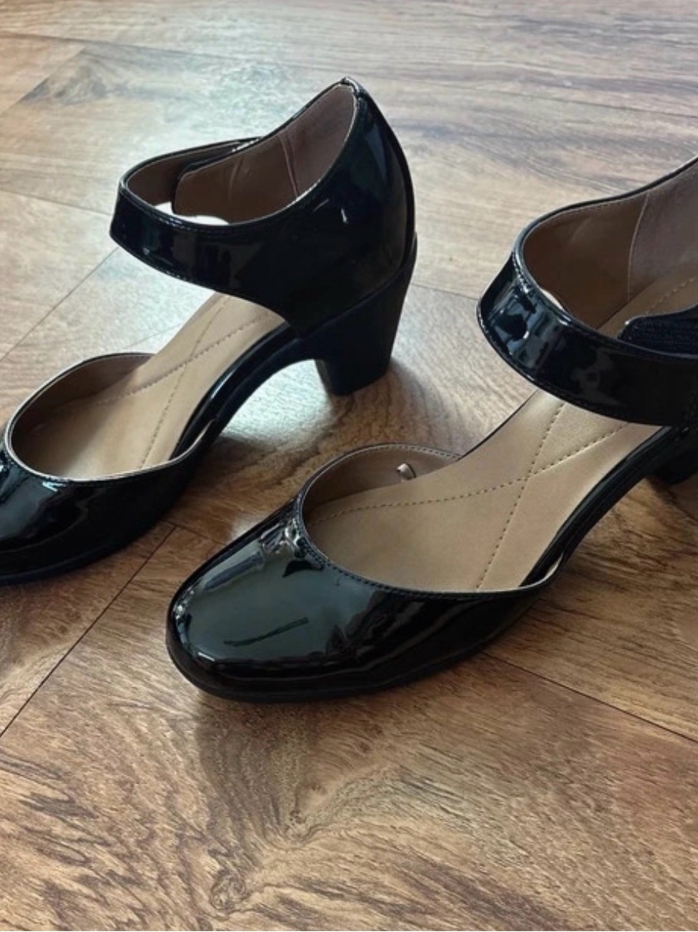 Easy Spirit Clarice Black Patent Mary Jane Pumps - NWOT Size [8.5]